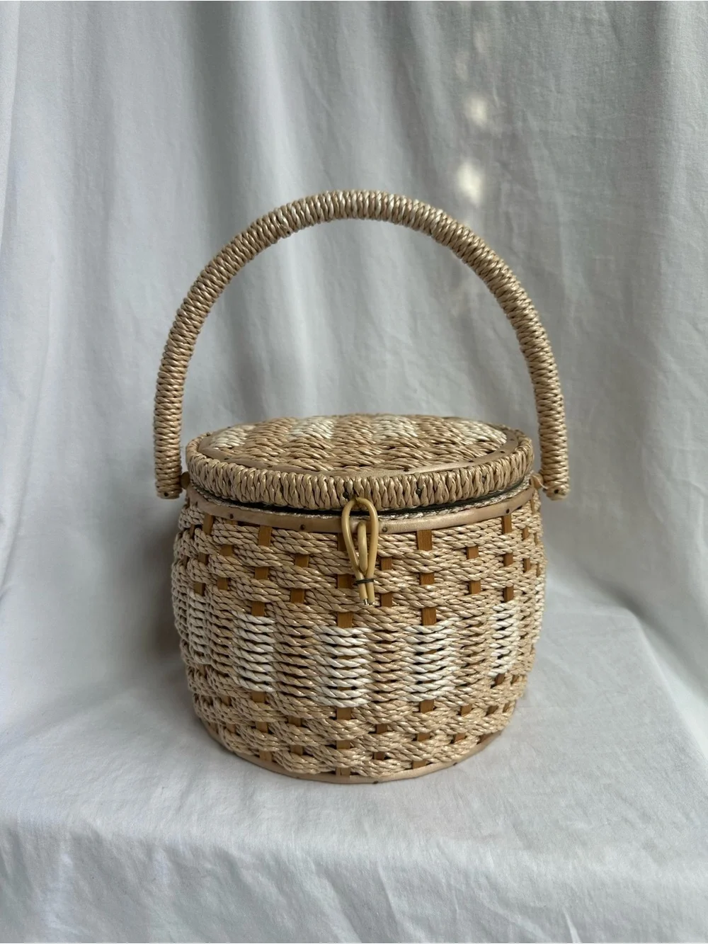 Vintage 1960s Woven Sewing Basket / Sewing Box Made in Japan | Floral Lining